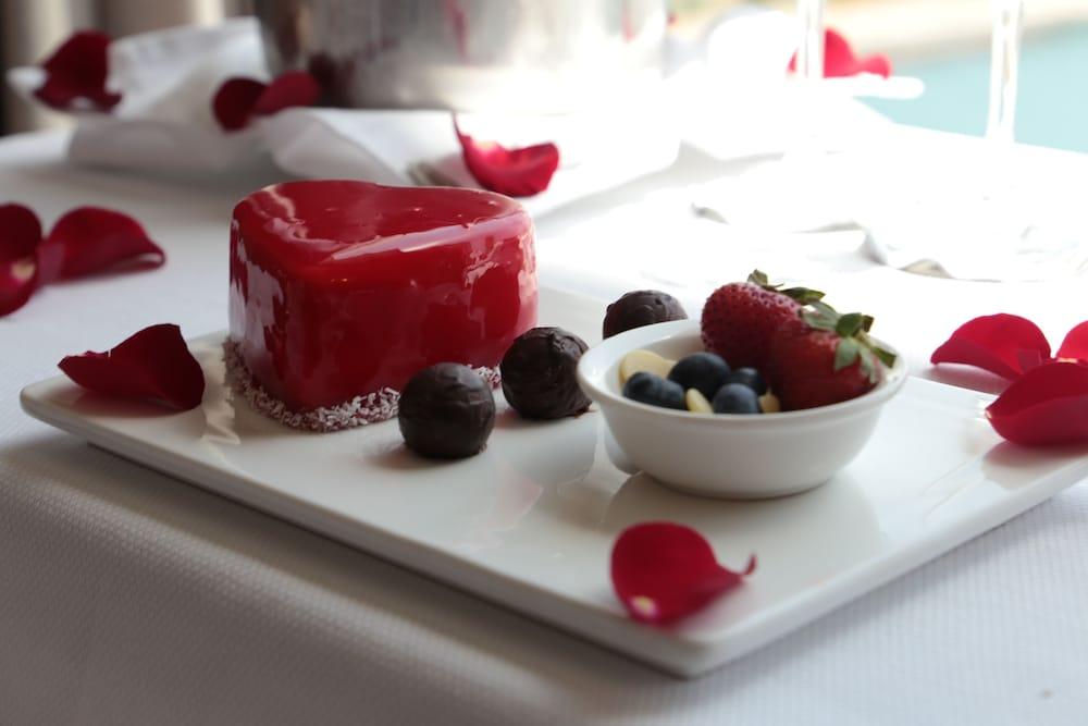 Bay La Sun Hotel And Marina - Emaar King Abdullah Economic City Ngoại thất bức ảnh A dessert