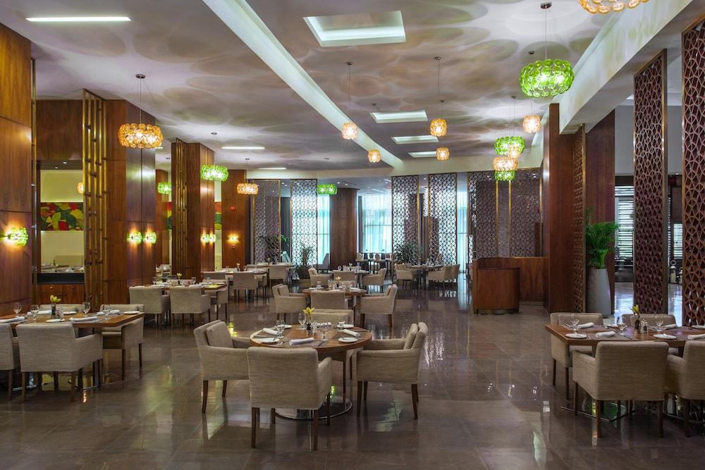 Bay La Sun Hotel And Marina - Emaar King Abdullah Economic City Ngoại thất bức ảnh The restaurant