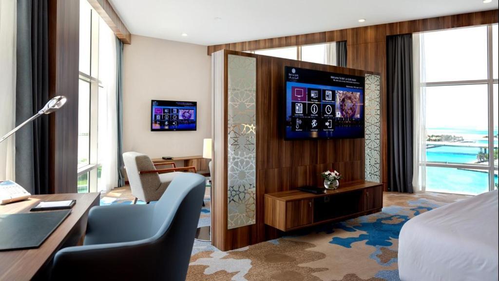 Bay La Sun Hotel And Marina - Emaar King Abdullah Economic City Ngoại thất bức ảnh A suite at the Atlantis Paradise Island